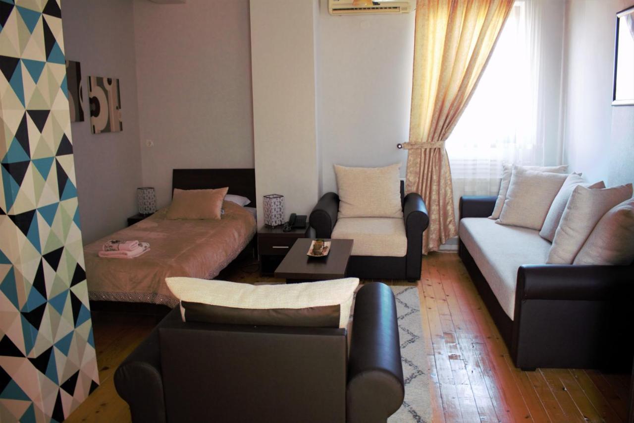 Garni Hotel City Kruševac エクステリア 写真