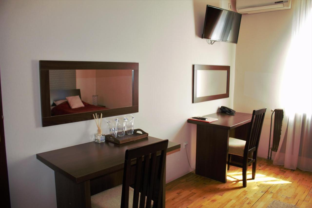 Garni Hotel City Kruševac エクステリア 写真