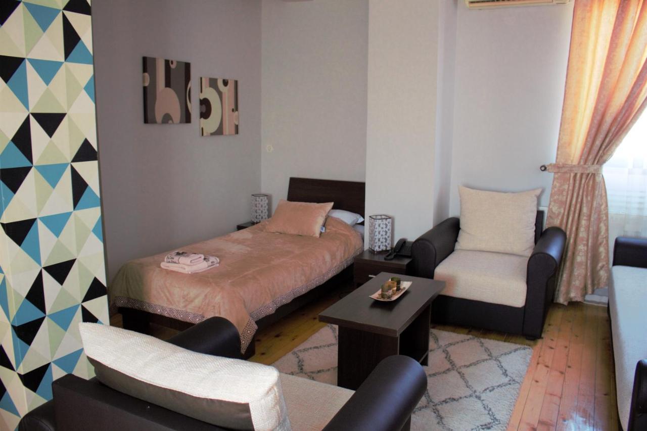 Garni Hotel City Kruševac エクステリア 写真