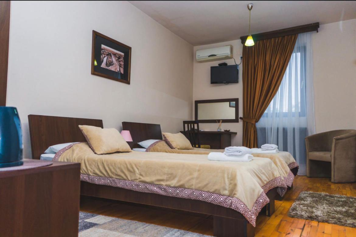 Garni Hotel City Kruševac エクステリア 写真