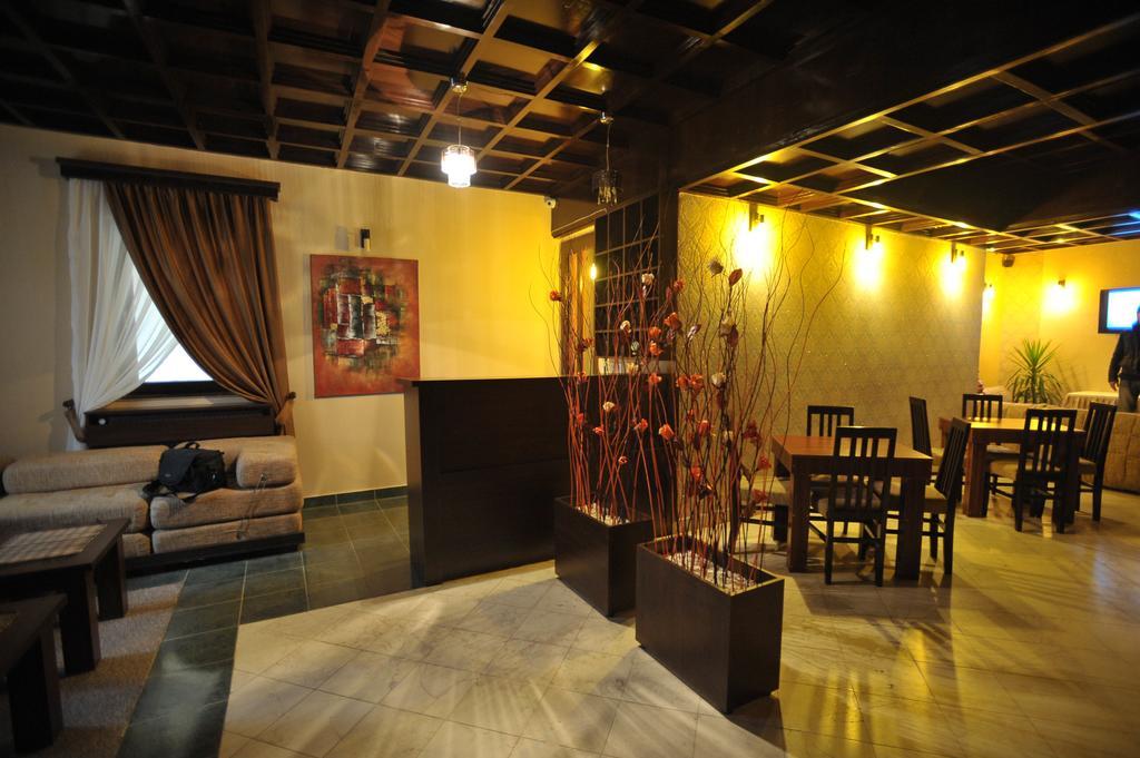 Garni Hotel City Kruševac エクステリア 写真