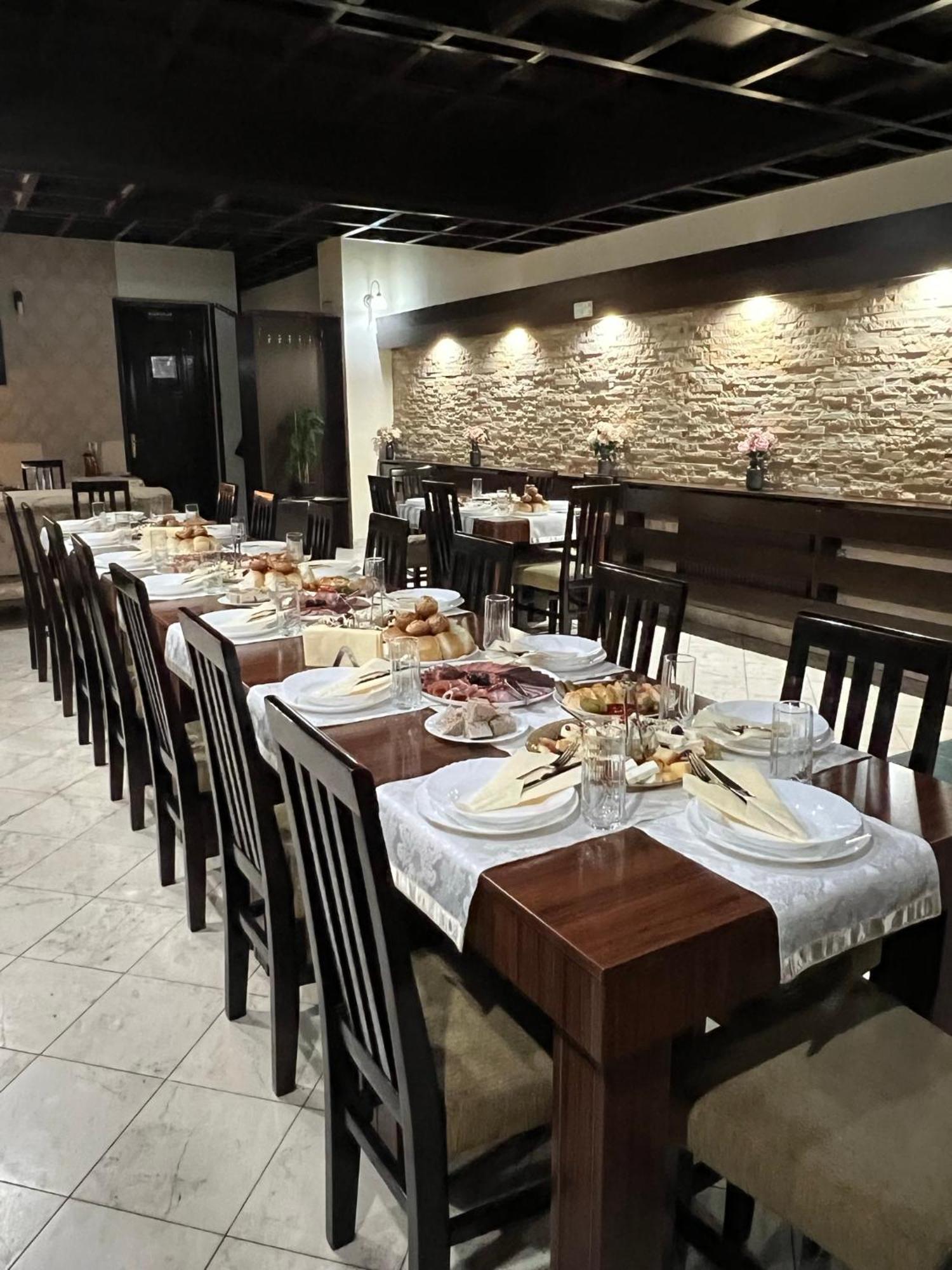 Garni Hotel City Kruševac エクステリア 写真