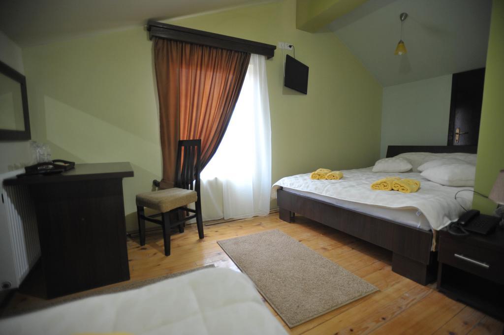 Garni Hotel City Kruševac エクステリア 写真